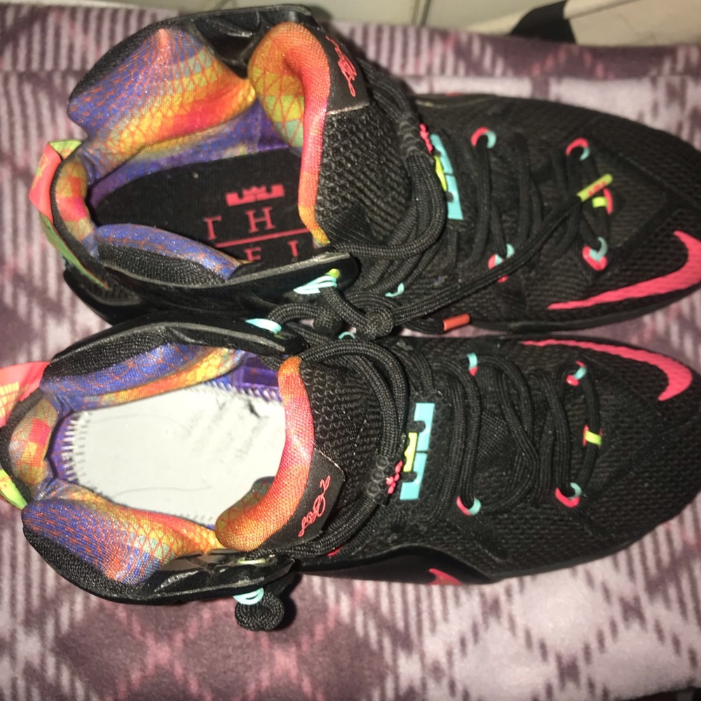 Men’s Nike sneakers